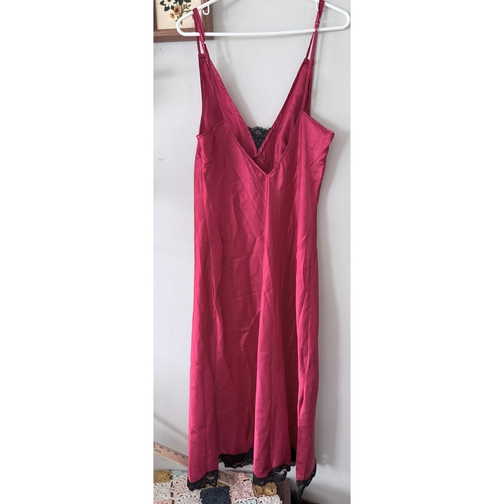 Secret Treasures Woman Maxi Satin Nightgown Sleeveless Red with Black Lace Sz L - Picture 5 of 7